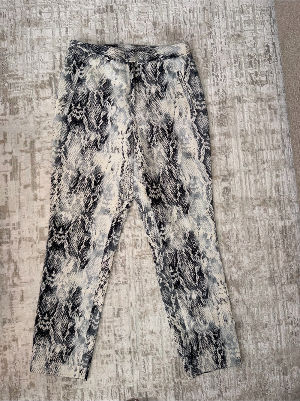 Snake-Print Women’s trousers in Black & White
